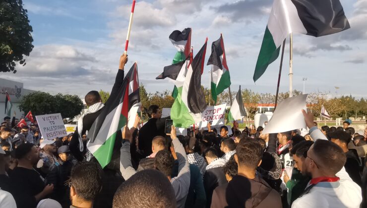 GAÜ öğrencileri İsrail’i protesto etti