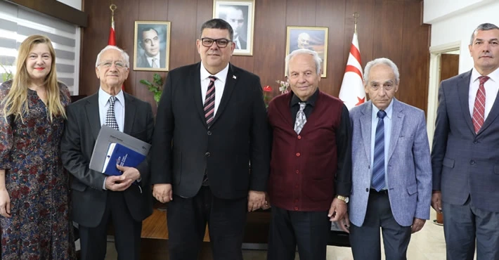 Maliye Bakanı Berova, Kıbrıs Türk Emekliler Derneği'ni kabul etti