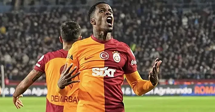 Zaha geri dönüyor! Galatasaray'ın yıldızına Premier Lig'den transfer teklifi