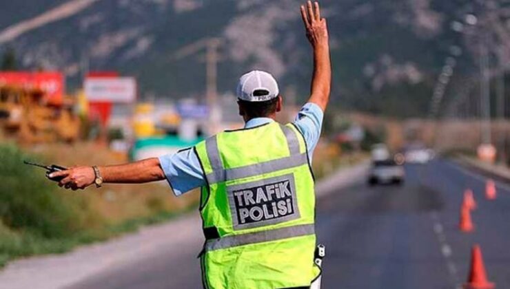 Trafik denetimlerinde 25 araç trafik men edildi…2 sürücü tutuklandı