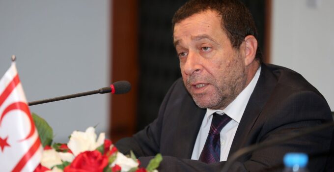 Denktaş: “Mesnetsiz iddialar ortaya atanlar hakkında hukuki yollara başvuracağım”