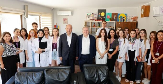 Cumhurbaşkanı Tatar, Pembe Köşk Psikiyatri Hastanesi’ni ziyaret etti