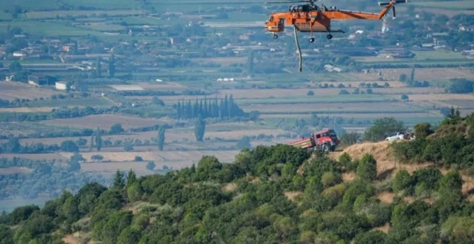 İzmir’in Çeşme, Buca, Ödemiş ilçelerindeki orman yangınları kontrol altına alındı