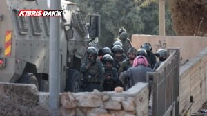 Katil İsrail ordusu ve Filistin topraklarını gasbeden İsrailliler, Batı Şeria'da Filistinli çiftçilere saldırdı