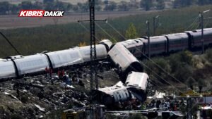 İspanya'da hızlı trenler çarpıştı: En az 68 ölü