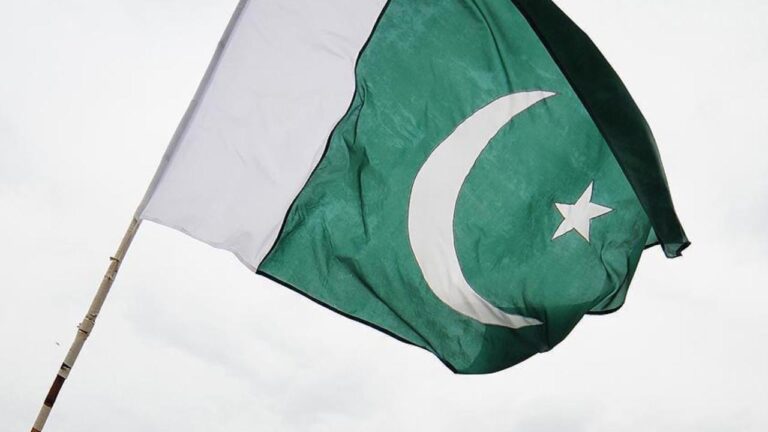 Pakistan'dan Suudi Arabistan'a gereken her türlü desteği sağlama mesajı