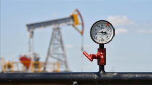 Brent petrolün varili 104,70 dolardan işlem görüyor